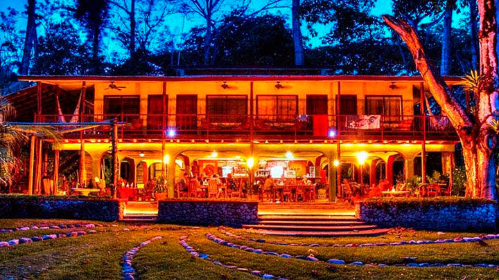 Hoteles-Pacifico-Sur-Iguana-Lodge-1-720x405